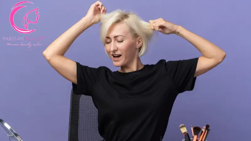 7 عادت اشتباه روزانه که مو را ضعیف و شکننده میکند راهنمای تخصصی برای داشتن موهایی سالم